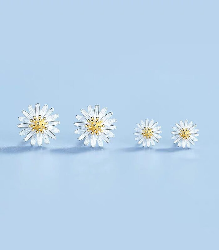 S925 Sterling Silver Daisy Stud Earrings for Women