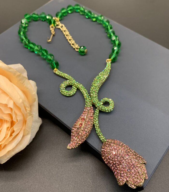 Light Luxury Style Glass Necklace Fashionable Versatile Necklace Appears Advanced
