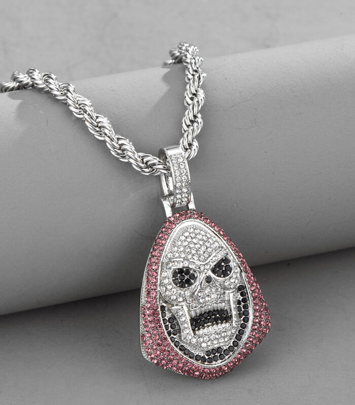Hip-Hop Personality New Skull t Full Diamond Men And Women Couple Necklace Pendant