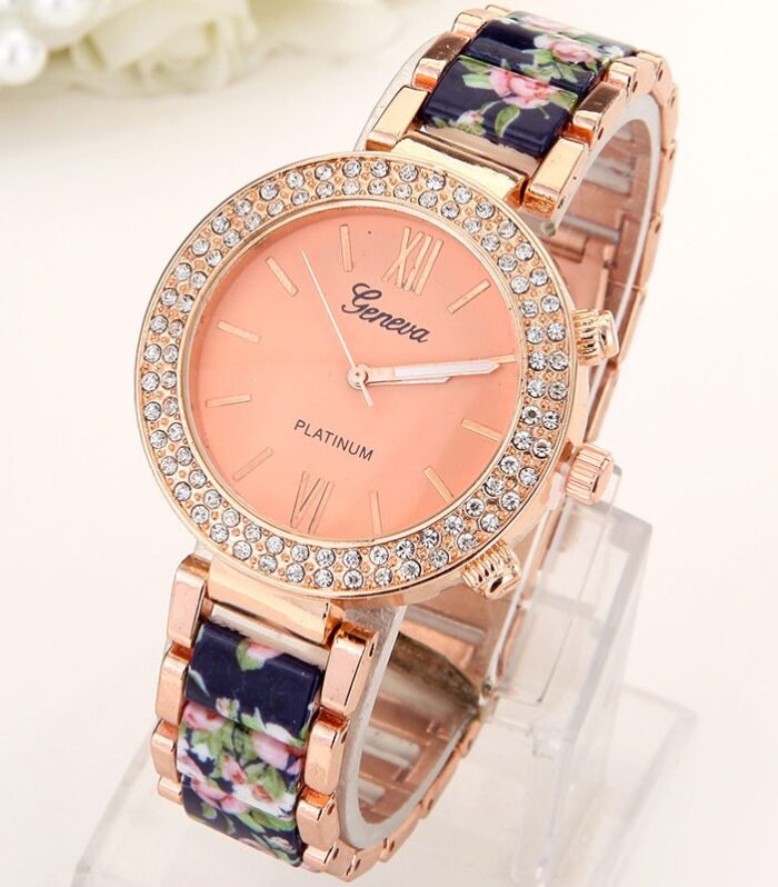Top Big Crystal Flowers Women Watch Rhinestone Geneva Style Wristwatch Plastic Metal Printed Band Analog Vintage