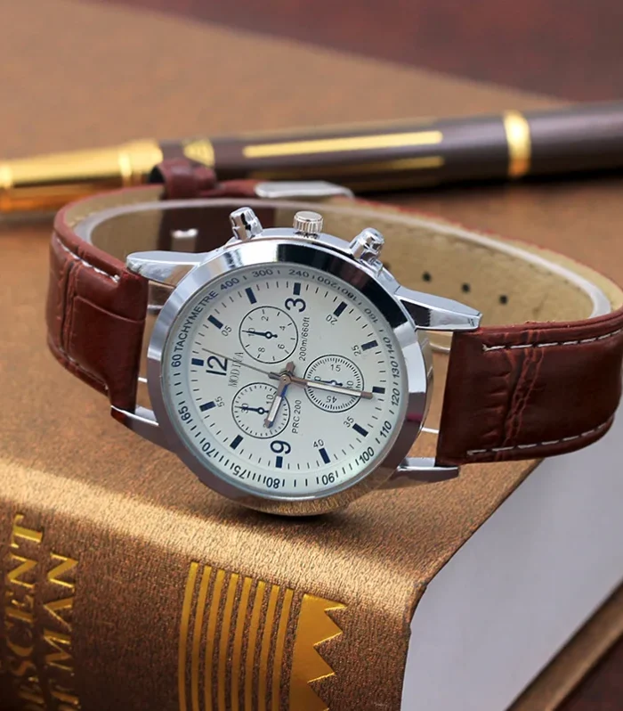 Men Quartz Watch Top Brand Fashion Featured Three Eyes Watch Quartz Men's Watch Leather Belt Men's Black White Glass Belt Men